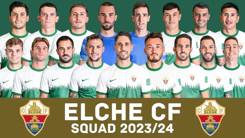 Cầu thủ Elche bứt tốc qua hàng phòng ngự của Athletic Bilbao Cầu thủ Elche bứt tốc qua hàng phòng ngự của Athletic Bilbao